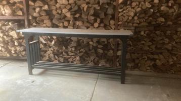 Tuin/werktafel beschikbaar voor biedingen