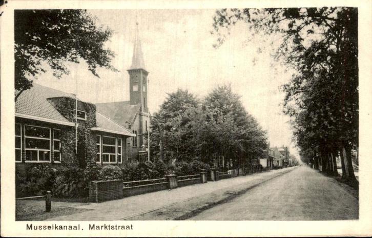 Musselkanaal - Marktstraat, Verzamelen, Ansichtkaarten | Nederland, Gelopen, Groningen, 1940 tot 1960, Ophalen of Verzenden