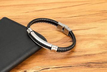 Zwarte Gevlochten Leren Heren Armband Met Stalen Accenten beschikbaar voor biedingen