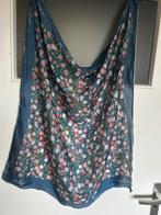 Tulpen sjaaltje 75 X 75 cm  silk, Kleding | Dames, Ophalen of Verzenden, Zo goed als nieuw, Maat 38/40 (M), Sjaal
