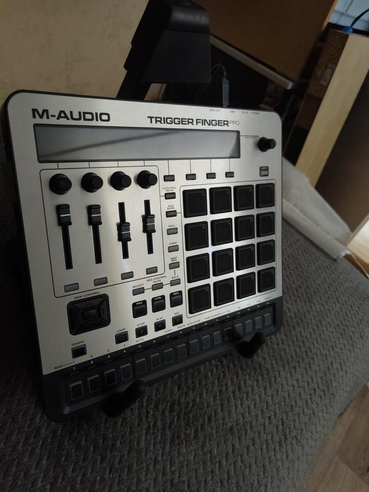 M-Audio Trigger Finger Pro - MIDI Controller, Muziek en Instrumenten, Midi-apparatuur, Gebruikt, Ophalen of Verzenden