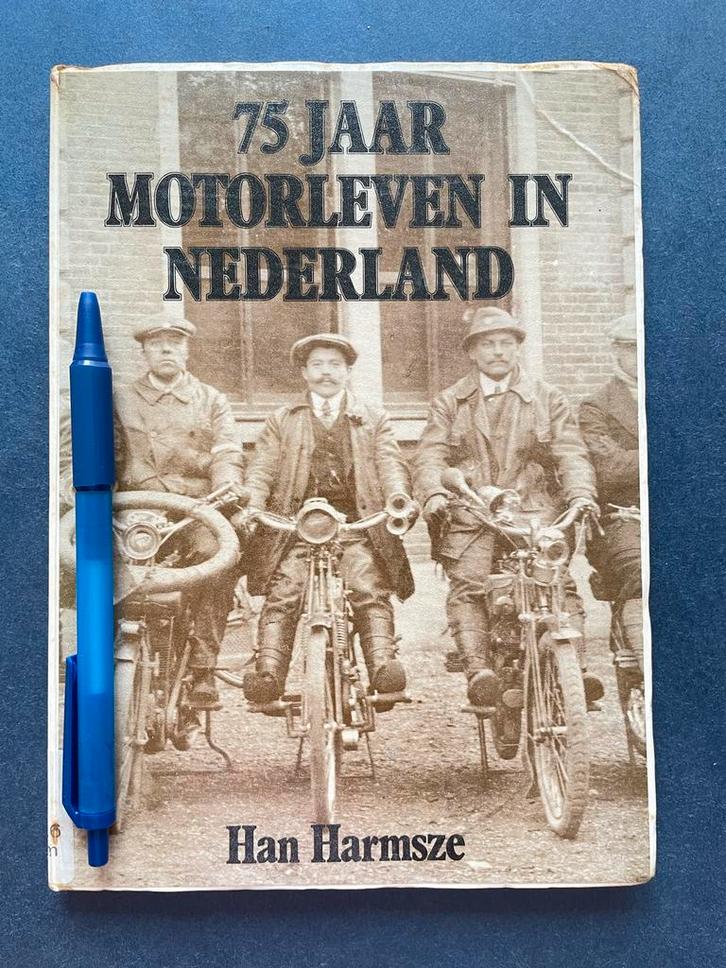 75 Jaar Motorleven in Nederland - Harmsze, Boeken, Motoren, Gelezen, Algemeen, Ophalen of Verzenden