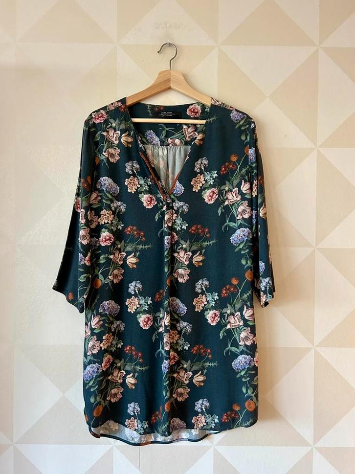 One two Luxzuz top shirt tuniek blauw bloem M/38, Kleding | Dames, Tops, Gedragen, Maat 38/40 (M), Blauw, Lange mouw, Ophalen of Verzenden