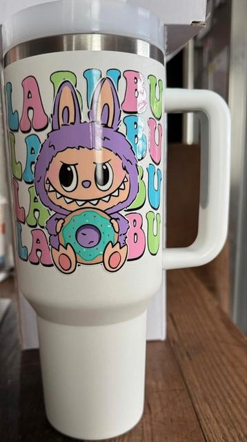 Tumblers labubu. Verschillende kleuren en prints beschikbaar voor biedingen