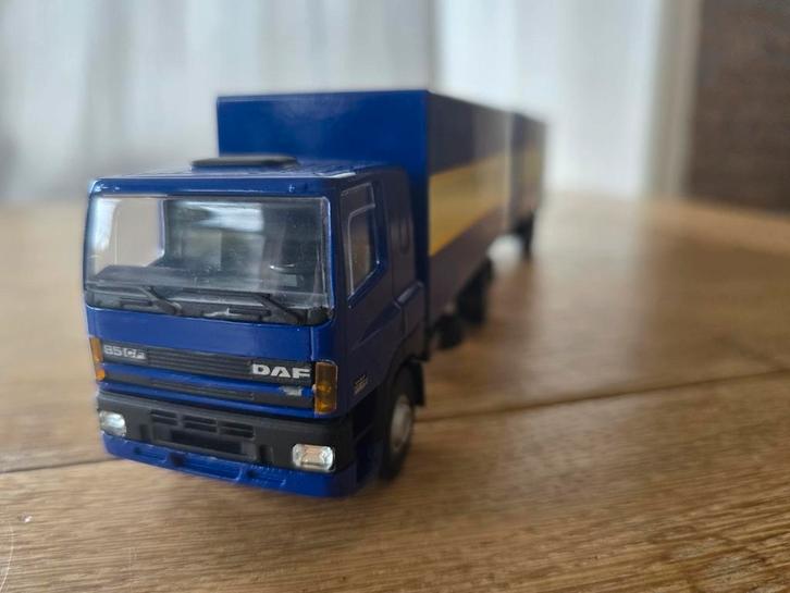 Lion-toys DAF 85 CF blauw met gele streep, Hobby en Vrije tijd, Modelauto's | 1:50, Zo goed als nieuw, Bus of Vrachtwagen, Lion Toys