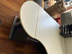 Witte IKEA bureau, Huis en Inrichting, Bureaus, Ophalen, In hoogte verstelbaar, Zo goed als nieuw, Bureau