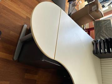 Witte IKEA bureau