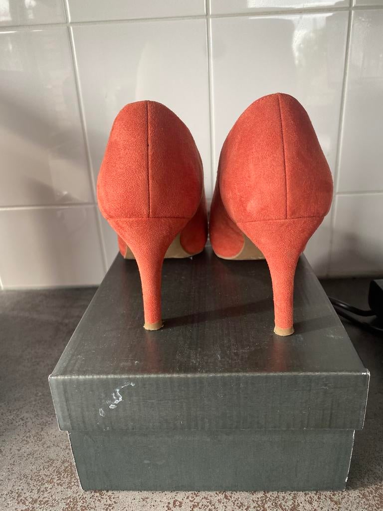 Pump maat 39, Kleding | Dames, Schoenen, Zo goed als nieuw, Oranje, Ophalen of Verzenden