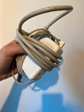 Apple Oplader - Gebruikt beschikbaar voor biedingen