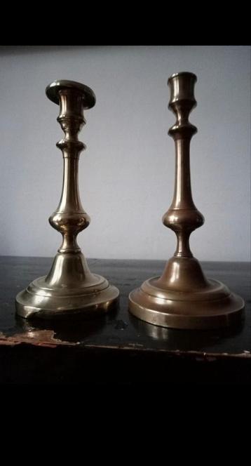 Mix en match paar Franse vintage Regency-stijl messing kande beschikbaar voor biedingen