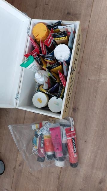 Grote partij Acrylverf - Diverse merken beschikbaar voor biedingen