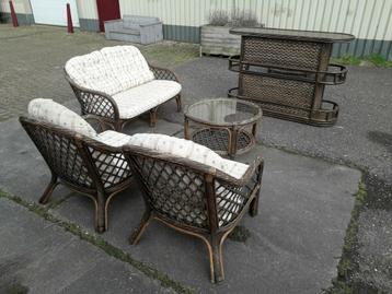 Lounge set, tuin set, met bar van rotan (incl kussens)  beschikbaar voor biedingen