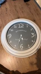 Riverdale klok, Ophalen of Verzenden, Zo goed als nieuw, Wandklok