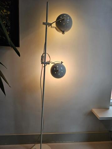 Vintage eyeball lamp wit  beschikbaar voor biedingen
