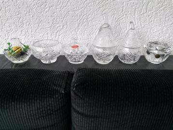 Diverse kristallen schaaltjes, karaffen en asbak € 7,50 p.s beschikbaar voor biedingen