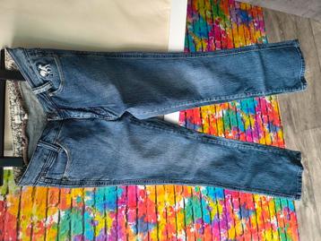 Barefoot jeans beschikbaar voor biedingen