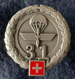 Zwitserland baretembleem Para ,nieuw, Verzamelen, Ophalen of Verzenden, Landmacht, Nederland, Embleem of Badge