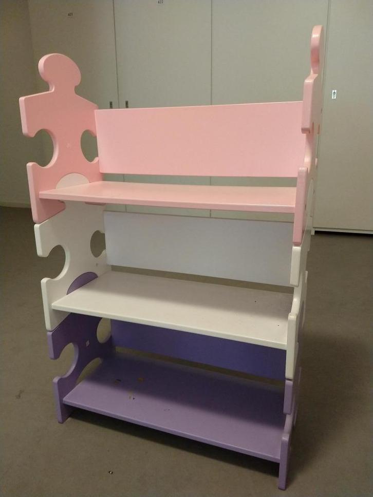 (boeken)kastje in roze, lila/paars, wit kinderkamer, Kinderen en Baby's, Kinderkamer | Commodes en Kasten, Zo goed als nieuw, Kast