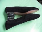 Aparte schoentjes met zilverkleurig accent op de lage hak, Kleding | Dames, Schoenen, Ophalen, Schoenen met lage hakken, Taft