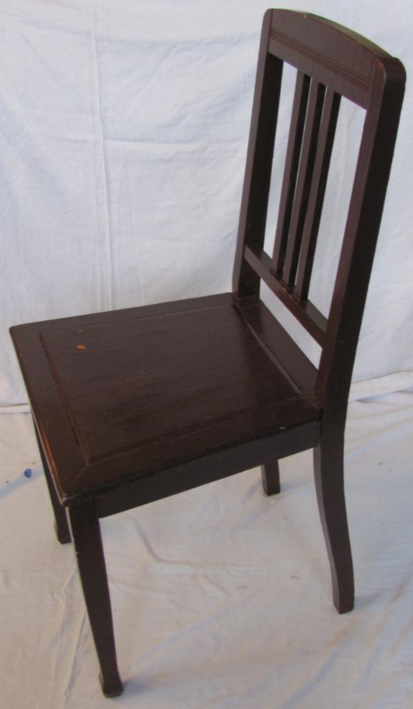 Oude antieke stoel. Bruine houten stoel. Brocante. Vintage, Huis en Inrichting, Stoelen, Gebruikt, Eén, Hout, Bruin, Ophalen