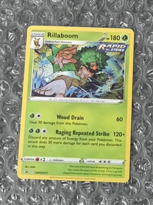Cosmos Holo Rillaboom SWSH277 Sword & Shield Black Star Prom, Hobby en Vrije tijd, Verzamelkaartspellen | Pokémon, Zo goed als nieuw