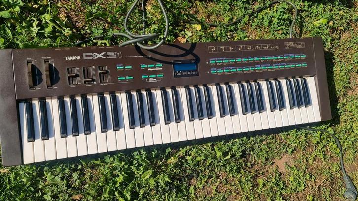 Yamaha DX21 Synthesizer, Muziek en Instrumenten, Synthesizers, Gebruikt, 61 toetsen, Yamaha, Met midi-aansluiting, Ophalen of Verzenden