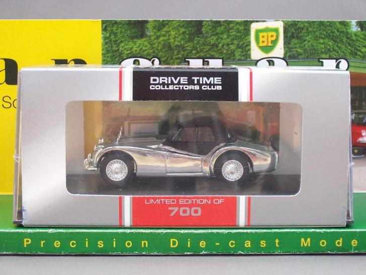 OPRUIMING: Triumph TR3 Chrome VA04704 van VANGUARDS 1/43, Hobby en Vrije tijd, Modelauto's | 1:43, Nieuw, Auto, Corgi, Ophalen of Verzenden