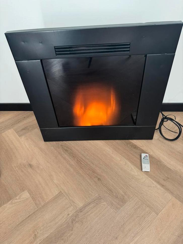 Livin Elektrische haard sfeerhaard zwart inbouw, Huis en Inrichting, Haarden, Gebruikt, Elektrische haard, Ophalen