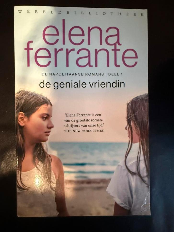 Elena Ferrante - De geniale vriendin, Boeken, Literatuur, Zo goed als nieuw, Ophalen of Verzenden