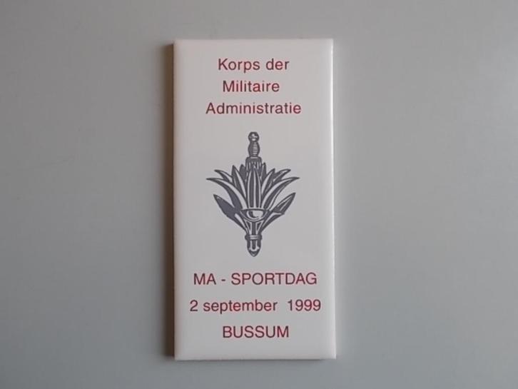 Militaria - Tegel - BUSSUM Korps der Militaire Administratie, Verzamelen, Militaria | Algemeen, Landmacht, Overige typen, Nederland