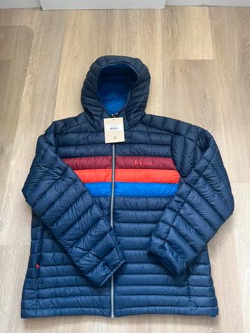 Cotopaxi winterjas beschikbaar voor biedingen