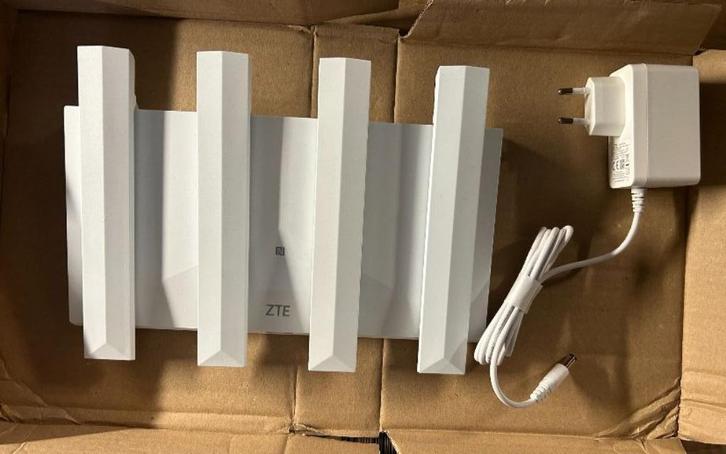 ➡️ ZTE T3000 Router WiFi6 Gigabit, Computers en Software, Routers en Modems, Refurbished, Router met modem, Ophalen of Verzenden