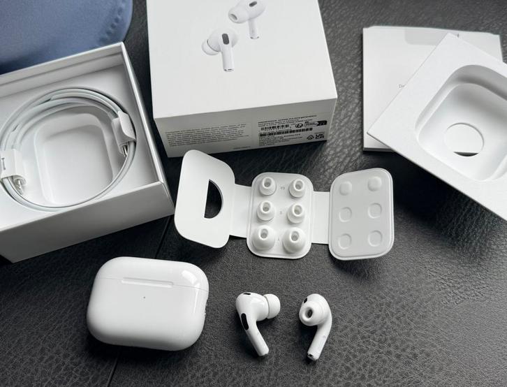 zgan Apple Airpods Pro 2 met nieuwe ongebruikte eartips!!, Telecommunicatie, Mobiele telefoons | Oordopjes, Zo goed als nieuw