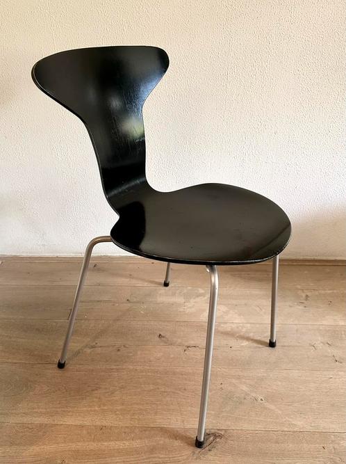Arne Jacobsen Mosquito Chair 3105, Huis en Inrichting, Stoelen, Gebruikt, Eén, Hout, Metaal, Zwart, Ophalen
