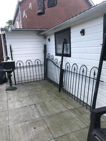 Tuinhek/tuinscherm – metalen sierhekwerk – incl. brievenbus beschikbaar voor biedingen