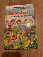 Super Joris en de bal die de hik had, Boeken, Ophalen of Verzenden, Gelezen, Fictie algemeen
