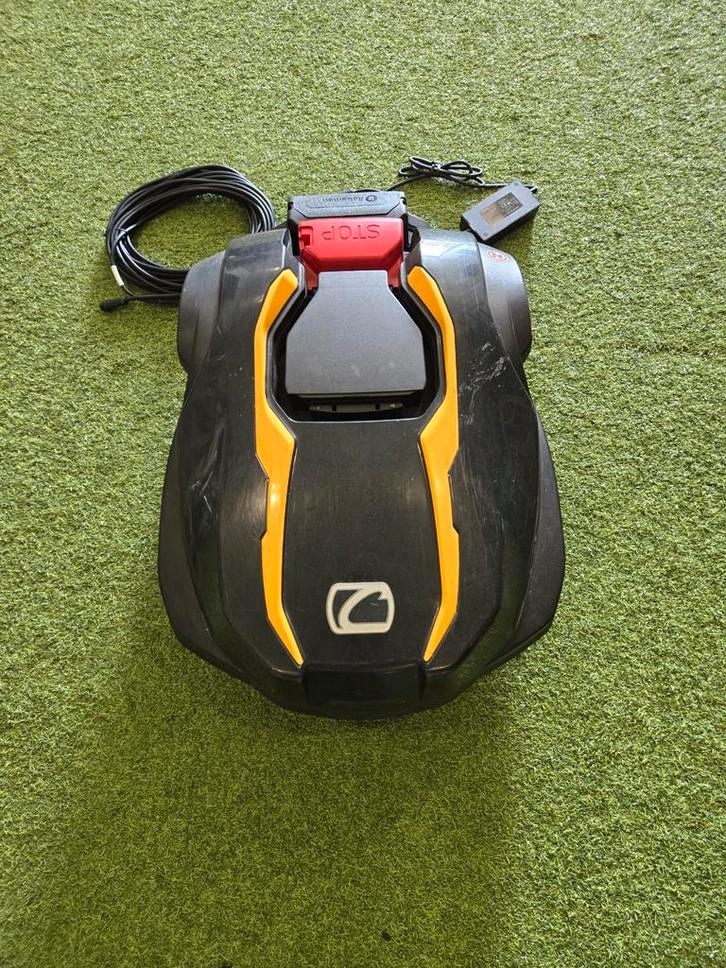 Robotmaaier Cub Cadet XR5 4000, Tuin en Terras, Robotmaaiers, Gebruikt, Meer dan 25 cm, Bestuurbaar via app, Ophalen of Verzenden