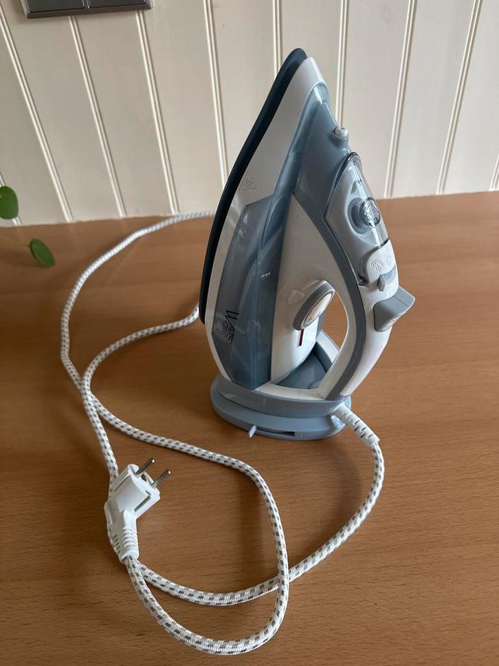 Draadloos Strijkijzer - Gemakkelijk en Snel!, Witgoed en Apparatuur, Strijkijzers en Strijkplanken, Zo goed als nieuw, Draadloos strijkijzer