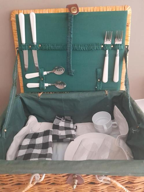 Picknick mand met inhoud, Hobby en Vrije tijd, Picknickmanden, Ophalen