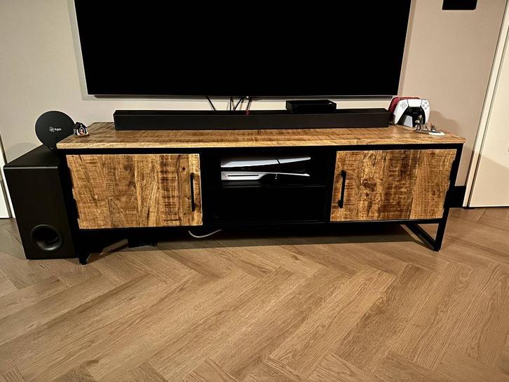 Tv-meubel Maud - 150 cm In Goede Staat, Huis en Inrichting, Kasten | Televisiemeubels, Zo goed als nieuw, Minder dan 100 cm, 100 tot 150 cm
