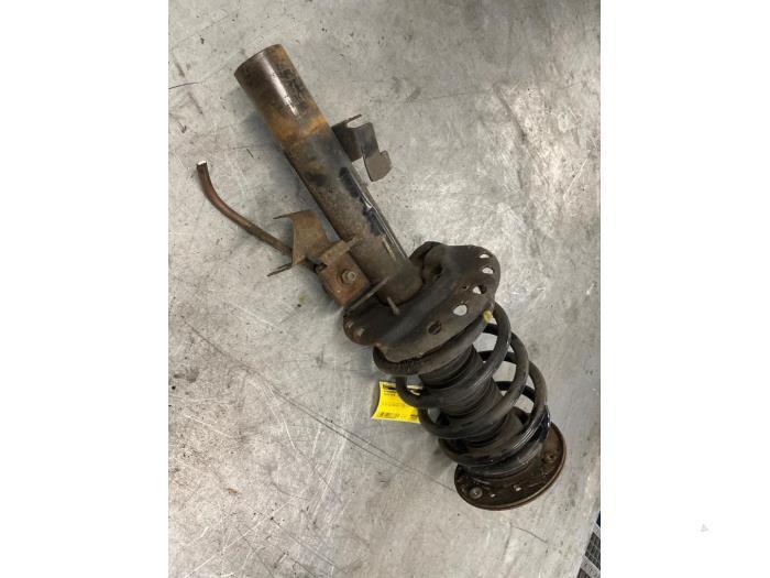 Schokdemperpoot links-voor van een Volvo XC70, Auto-onderdelen, Ophanging en Onderstel, Volvo, Gebruikt, 3 maanden garantie, Ophalen of Verzenden