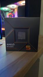 AMD Ryzen 5 8500G, Computers en Software, Processors, Ophalen of Verzenden, Zo goed als nieuw, 6-core, 3 tot 4 Ghz