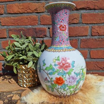 Vintage Chinese Art vaas met bloemen, H 30,5 cm beschikbaar voor biedingen