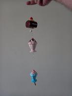 Hangende decoratie,windgong ijsjes en koek aardewerk, 2 st, Huis en Inrichting, Ophalen of Verzenden, Zo goed als nieuw