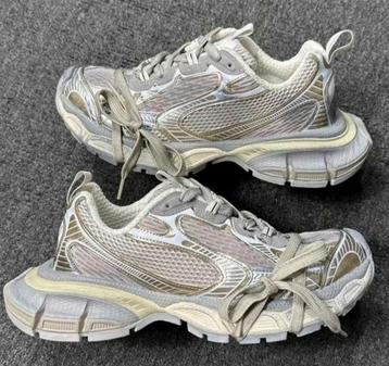 Balenciaga-sneakers beschikbaar voor biedingen