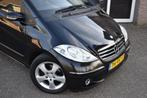 Mercedes-Benz A-klasse 150 Avantgarde Automaat Weinig kms Ai, Voorwielaandrijving, 15 km/l, Zwart, Leder en Stof