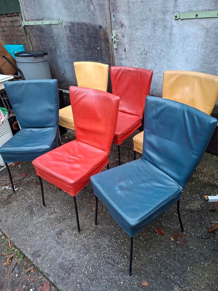 6 Leren Eetkamerstoelen in Verschillende Kleuren, Antiek en Kunst, Antiek | Meubels | Stoelen en Banken, Ophalen of Verzenden