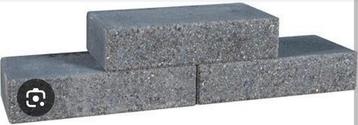 Gezocht: Graniblocks / stapelstenen van formaat 40x20x10 beschikbaar voor biedingen