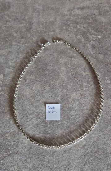 Ketting.  beschikbaar voor biedingen