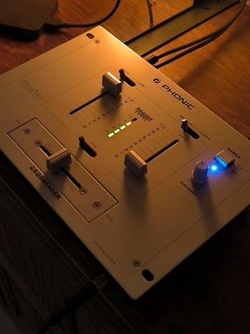 Phonic MX200 Mengpaneel voor Vinyl beschikbaar voor biedingen